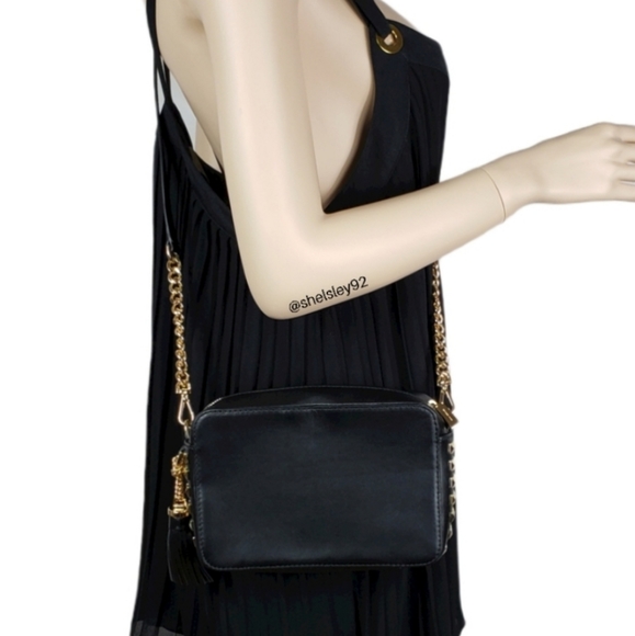 ⚠️LAST 1⚠️ Michael Kors Butterfly Camera MD Crossbody - Picture 10 of 10